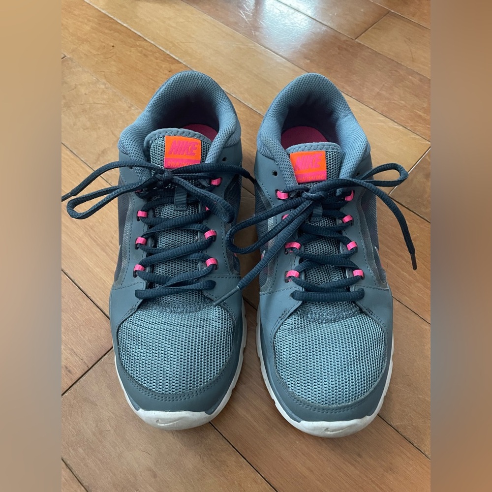 Nike: Gray, Pink & White Tennis Running Training Sneakers - Size 8